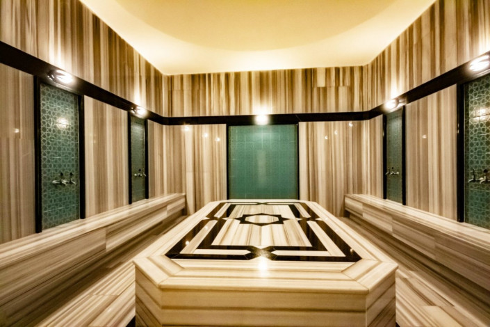 Трехкомнатная квартира c дизайнерским ремонтом в живописном районе Махмутлар, Алания, 115 м2 - Ракурс 24