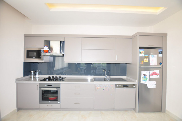 Трехкомнатная квартира c дизайнерским ремонтом в живописном районе Махмутлар, Алания, 115 м2 - Ракурс 27