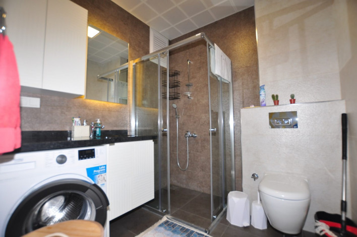 Трехкомнатная квартира c дизайнерским ремонтом в живописном районе Махмутлар, Алания, 115 м2 - Ракурс 37