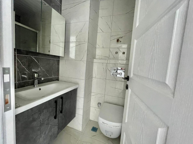 В престижном районе Оба продаются двухкомнатные апартаменты с хорошим ремонтом, 55м2 - Ракурс 13