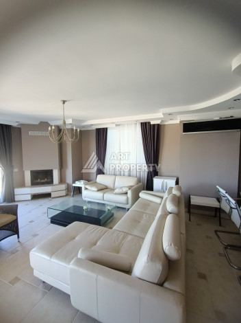 Просторная вилла 7+1 с огромной терассой в районе Каргыджак - Ракурс 5