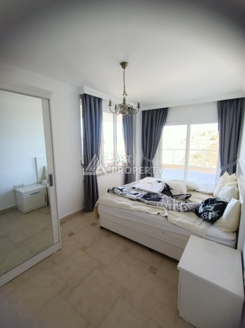 Просторная вилла 7+1 с огромной терассой в районе Каргыджак - Ракурс 11