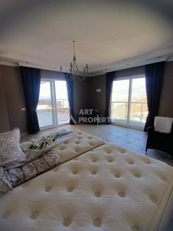 Просторная вилла 7+1 с огромной терассой в районе Каргыджак - Ракурс 12