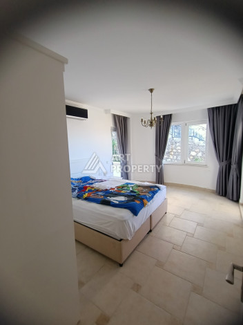 Просторная вилла 7+1 с огромной терассой в районе Каргыджак - Ракурс 13