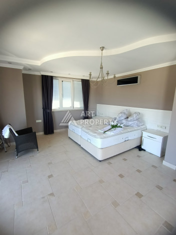 Просторная вилла 7+1 с огромной терассой в районе Каргыджак - Ракурс 15