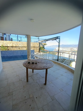 Просторная вилла 7+1 с огромной терассой в районе Каргыджак - Ракурс 27