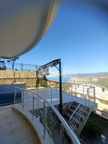 Просторная вилла 7+1 с огромной терассой в районе Каргыджак - Ракурс 31