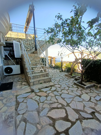 Просторная вилла 7+1 с огромной терассой в районе Каргыджак - Ракурс 38