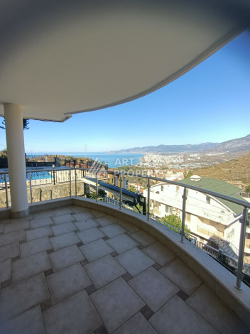 Просторная вилла 7+1 с огромной терассой в районе Каргыджак - Ракурс 40