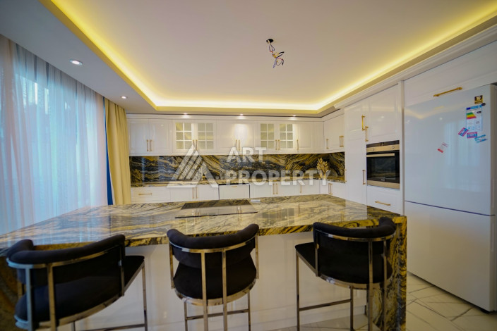 Шикарная просторная 1024м2 вилла с мебелью и техникой - Ракурс 9