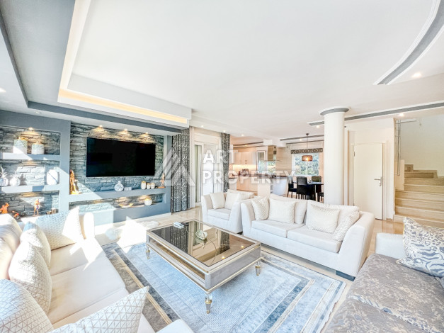 Просторная видовая вилла 3+1, 650м2 в районе Каргыджак - Ракурс 3