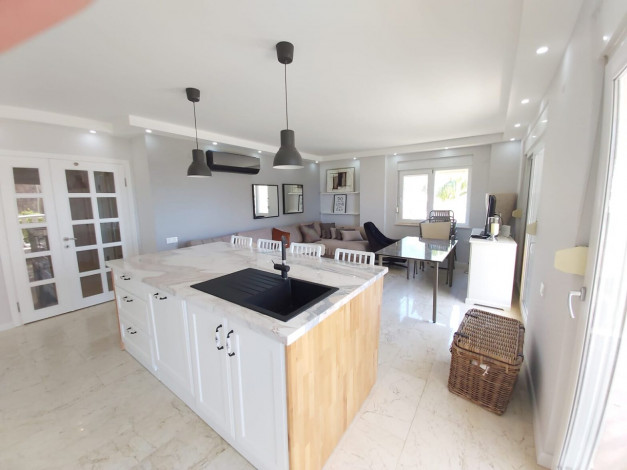 Шикарная вилла 3+1 с видом на море и город на склоне Торосских гор Аланьи, 155м2 - Ракурс 4