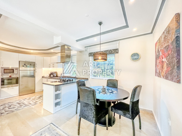 Просторная видовая вилла 3+1, 650м2 в районе Каргыджак - Ракурс 7