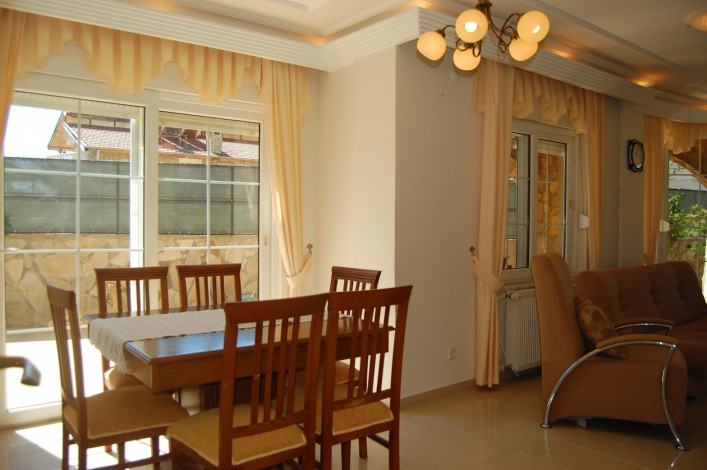 Отдельностоящая вилла 5+1 с собственным бассейном и зеленым садом в Обе, 355 м2 - Ракурс 3