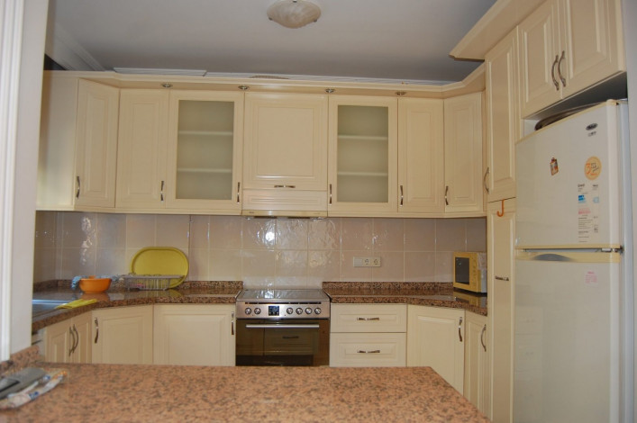 Отдельностоящая вилла 5+1 с собственным бассейном и зеленым садом в Обе, 355 м2 - Ракурс 9