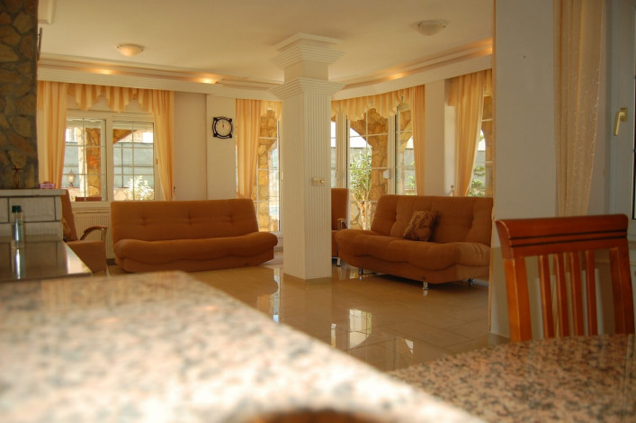 Отдельностоящая вилла 5+1 с собственным бассейном и зеленым садом в Обе, 355 м2 - Ракурс 12