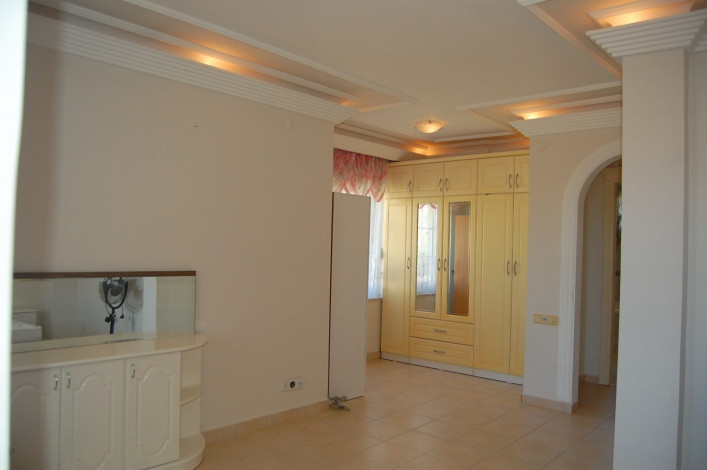 Отдельностоящая вилла 5+1 с собственным бассейном и зеленым садом в Обе, 355 м2 - Ракурс 16