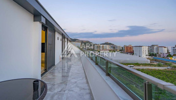 Огромный двухуровневый пентхаус премиум-класса 4+1 с панорамным видом на море в новом комплексе в Каргыджаке! - Ракурс 8
