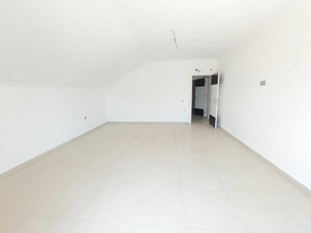 Четырехкомнатный дуплекс в Кестеле в 130 метрах от Средиземного моря, 160 м2 - Ракурс 6