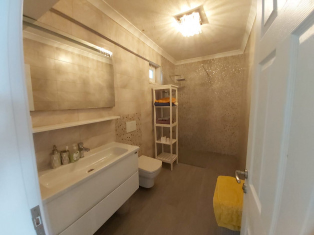 Шикарная вилла 3+1 с видом на море и город на склоне Торосских гор Аланьи, 155м2 - Ракурс 34