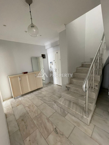 Двухуровневая квартира 4+1 в открытом для ВНЖ районе Тосмур - Ракурс 4