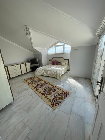 Двухуровневая квартира 4+1 в открытом для ВНЖ районе Тосмур - Ракурс 10