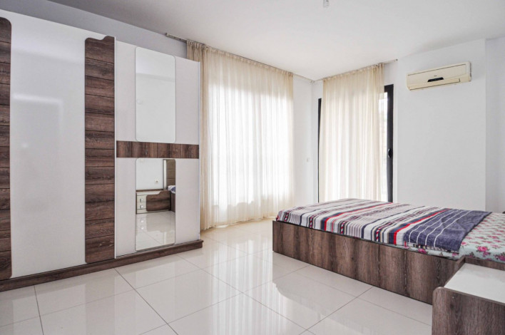 Четырехкомнатная квартира в тихом районе Кестеле в 500 метрах от Средиземного моря, 140 м2 - Ракурс 3