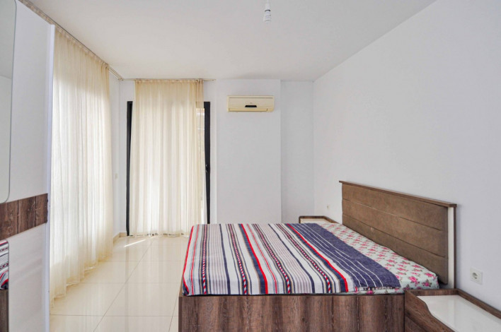 Четырехкомнатная квартира в тихом районе Кестеле в 500 метрах от Средиземного моря, 140 м2 - Ракурс 4