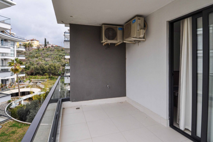 Четырехкомнатная квартира в тихом районе Кестеле в 500 метрах от Средиземного моря, 140 м2 - Ракурс 6