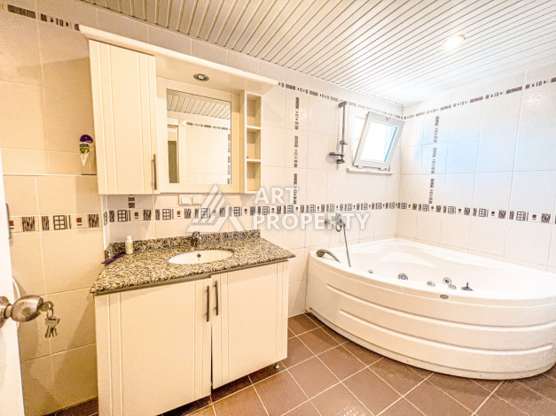 Двухуровневая квартира 4+1 в Махмутлар - Ракурс 9