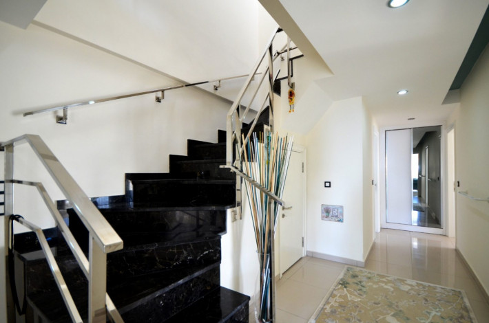 Шикарный пентхаус, планировки 6+1 на первой береговой линии в районе Кестель,Алания, 264 м2 - Ракурс 3