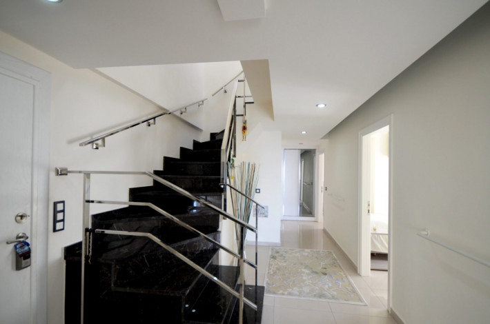 Шикарный пентхаус, планировки 6+1 на первой береговой линии в районе Кестель,Алания, 264 м2 - Ракурс 15