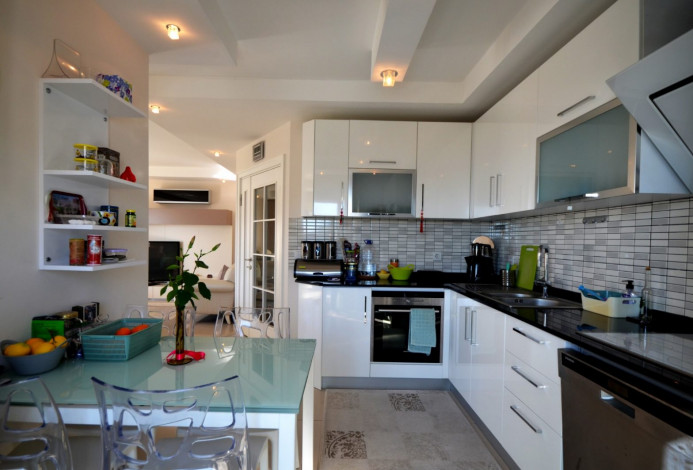 Шикарный пентхаус, планировки 6+1 на первой береговой линии в районе Кестель,Алания, 264 м2 - Ракурс 20