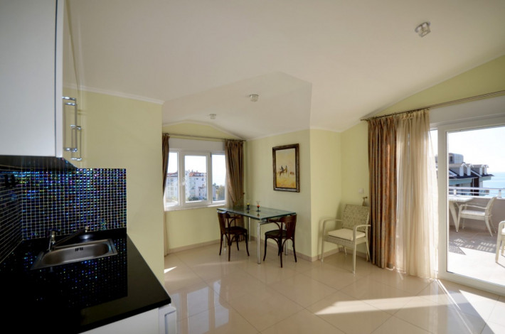 Шикарный пентхаус, планировки 6+1 на первой береговой линии в районе Кестель,Алания, 264 м2 - Ракурс 22