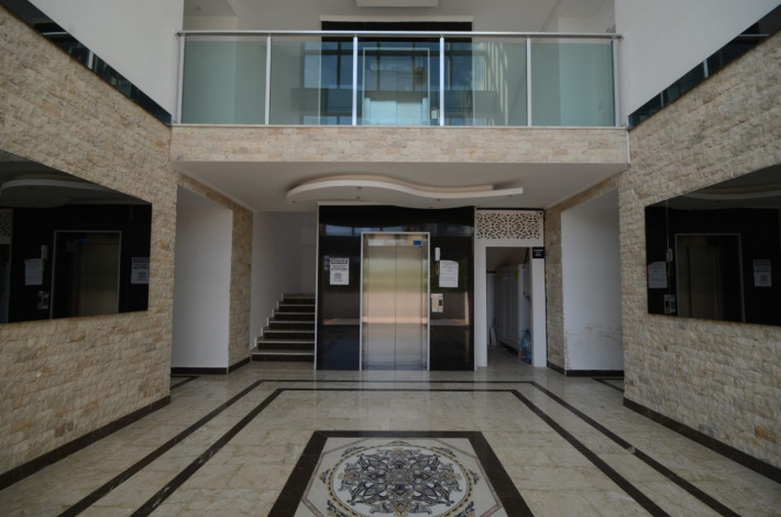 Двухуровневая квартира планировки 2+1 с видом на море в Кестель, Алания, 120 м2 - Ракурс 2