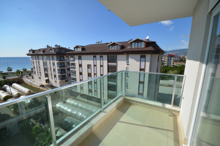 Двухуровневая квартира планировки 2+1 с видом на море в Кестель, Алания, 120 м2 - Ракурс 6