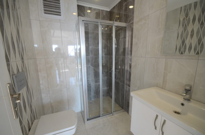 Двухуровневая квартира планировки 2+1 с видом на море в Кестель, Алания, 120 м2 - Ракурс 8