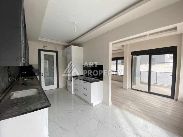 Квартира 2+1 с отдельной кухней в новостройке в центральной части Алании! - Ракурс 4