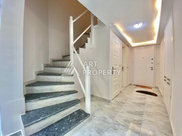 Просторный таунхаус 3+1 в зеленом районе Демирташ - Ракурс 2