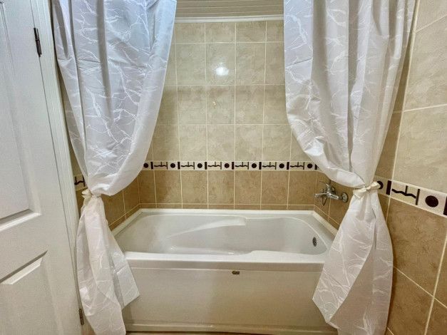 Меблированные апартаменты планировкой 2+1 в 100 метрах от Средиземного моря в районе Махмутлар, Алания, 125 м2 - Ракурс 9