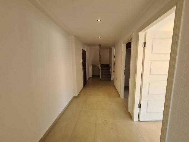 Пентхаус с видом на море планировки 5+1 в центре района Махмутлар, 390 м2 - Ракурс 3